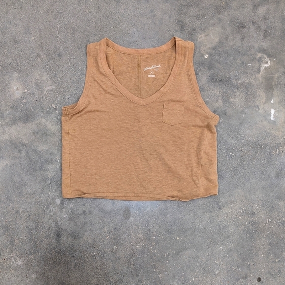 Cropped Tank - Picture 1 of 4